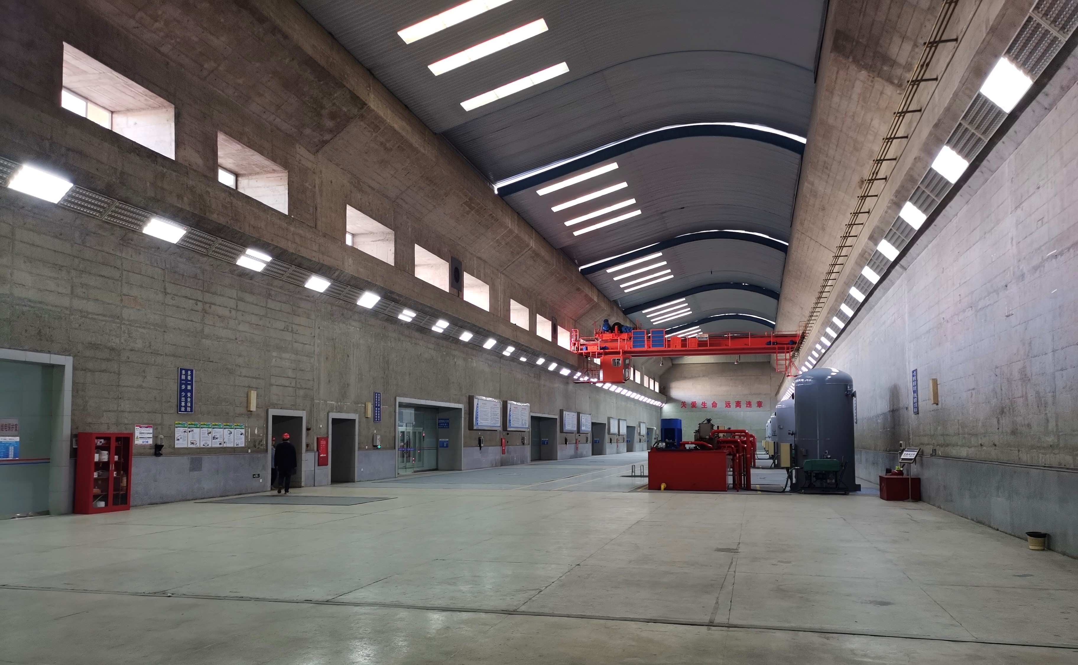 集团华体会平台-华体会(中国)一站式服务平台
董事长谭建华一行赴分华体会平台-华体会(中国)一站式服务平台
开展冬季安全生产专项督查