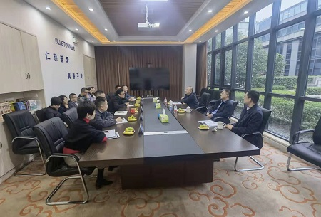 华体会平台-华体会(中国)一站式服务平台
总裁刘志刚带队赴发展春华华体会平台-华体会(中国)一站式服务平台
开展调研