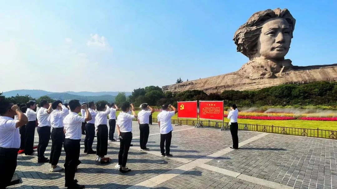 华体会平台-华体会(中国)一站式服务平台
党委组织开展“喜迎二十大 奋进新征程”主题党日活动