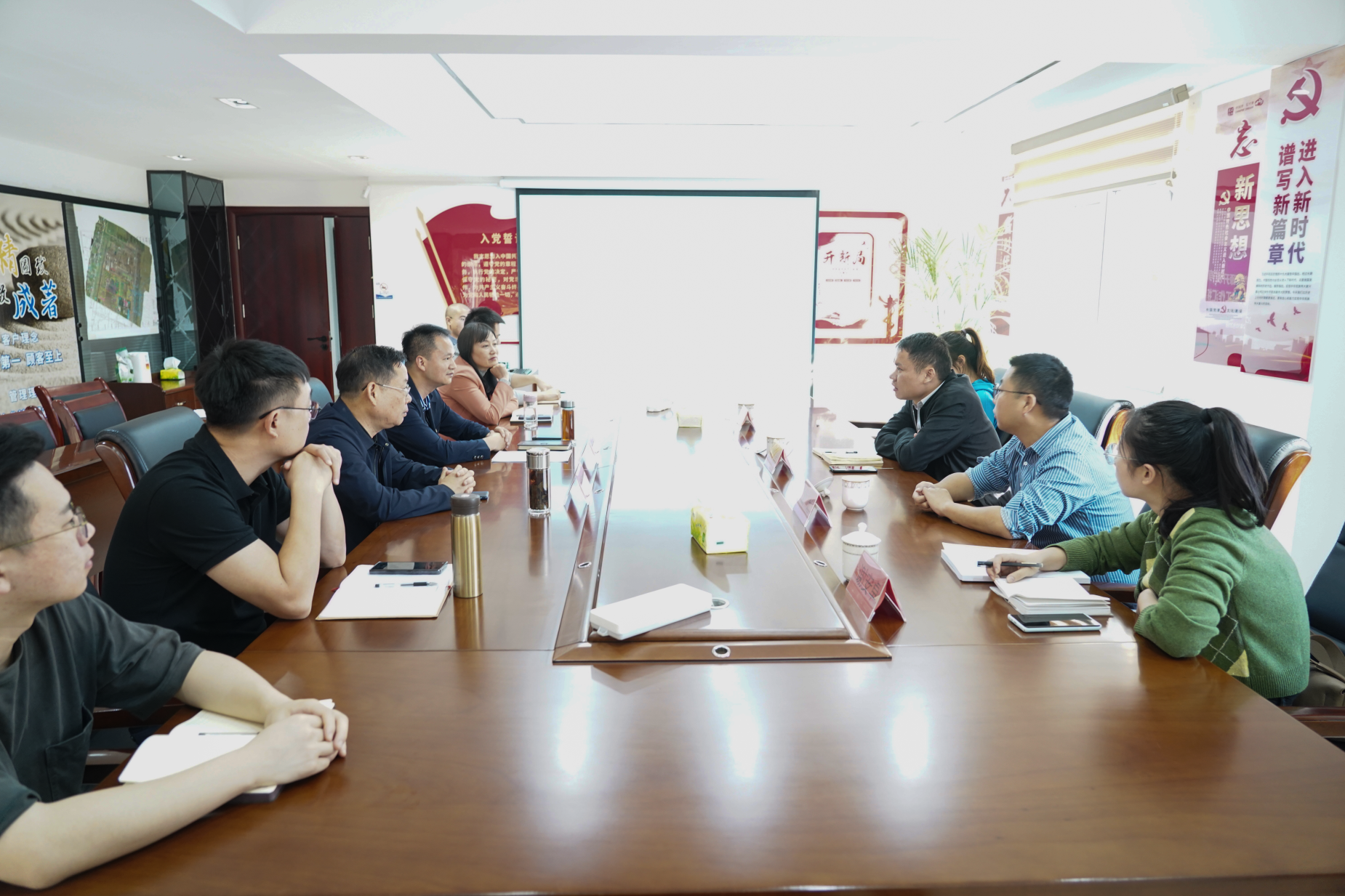 共青团益阳市委对益沅华体会平台-华体会(中国)一站式服务平台
市级“青年文明号”创建工作进行实地验收