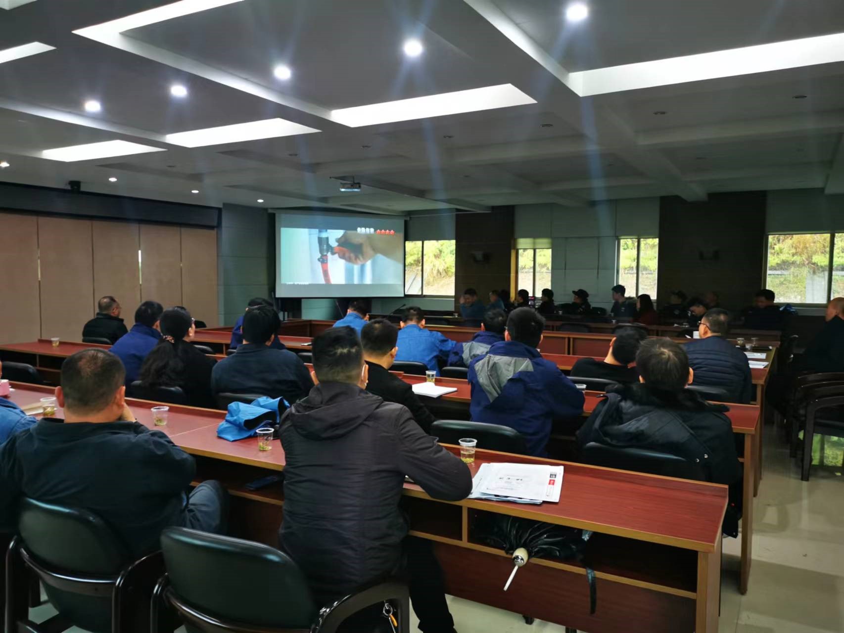 株洲航电分华体会平台-华体会(中国)一站式服务平台
开展消防安全培训和应急演练