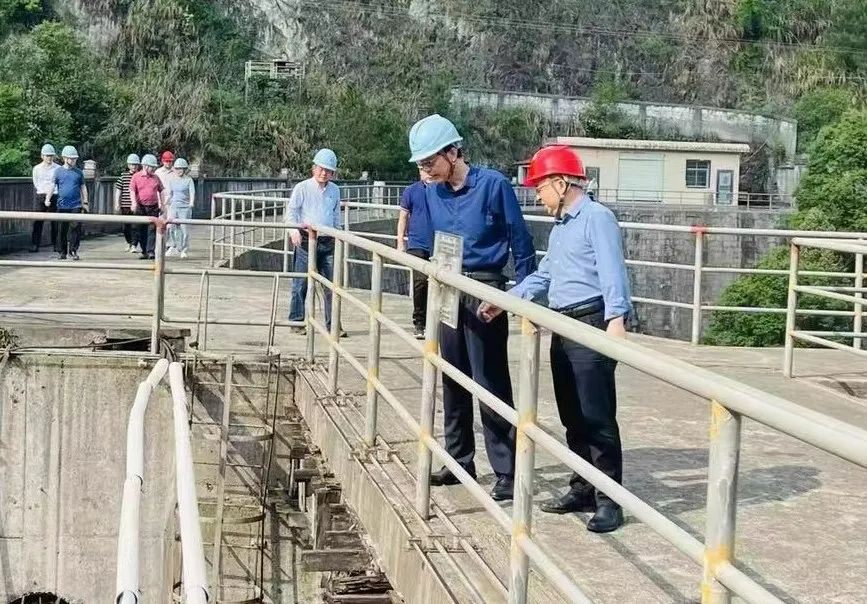 省国资委二级巡视员戴雪峰一行莅临湖南发展鸟儿巢华体会平台-华体会(中国)一站式服务平台
开展防汛安全督查