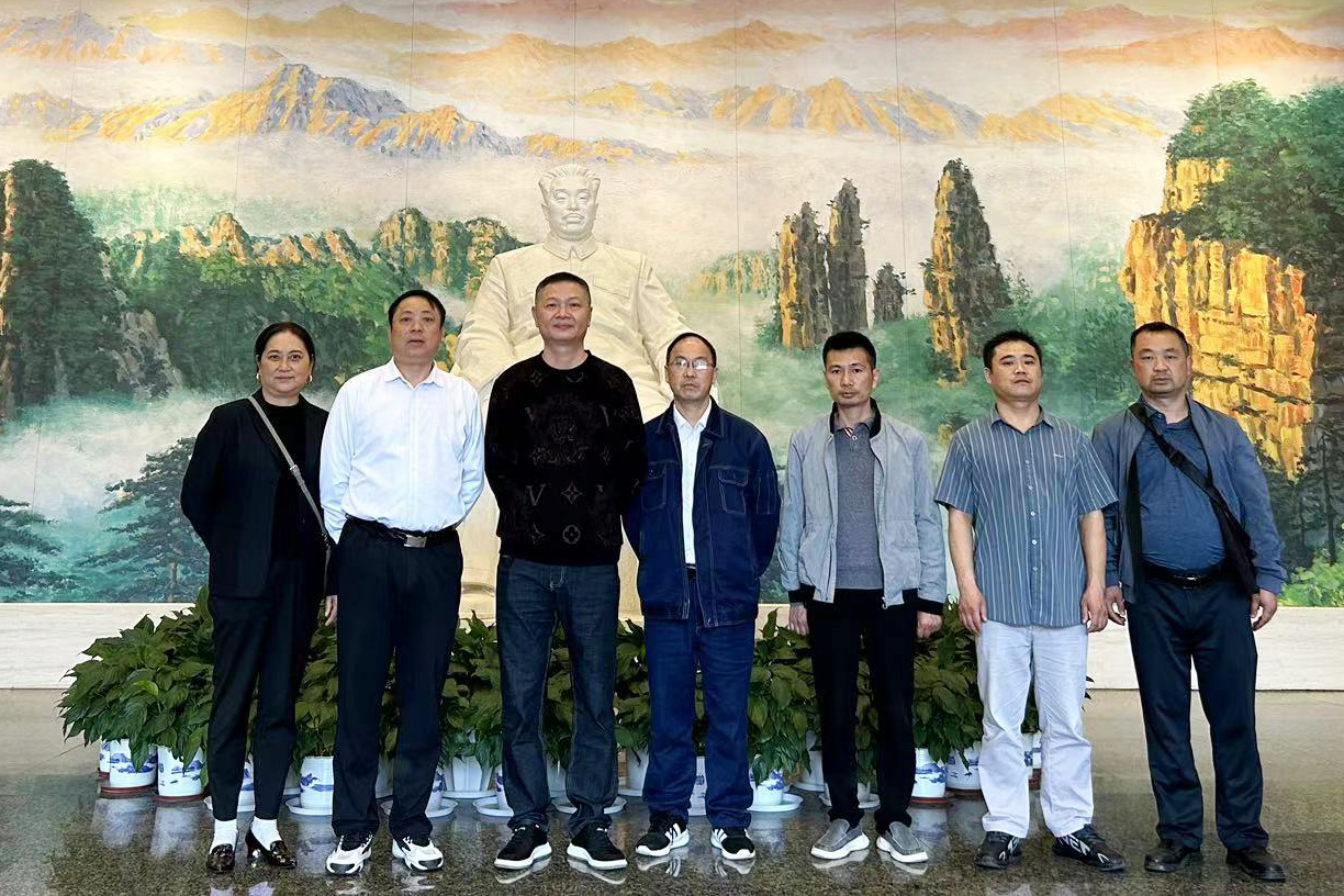 追寻先烈足迹  传承红色基因——湖南发展鸟儿巢华体会平台-华体会(中国)一站式服务平台
全体党员参观贺龙纪念馆