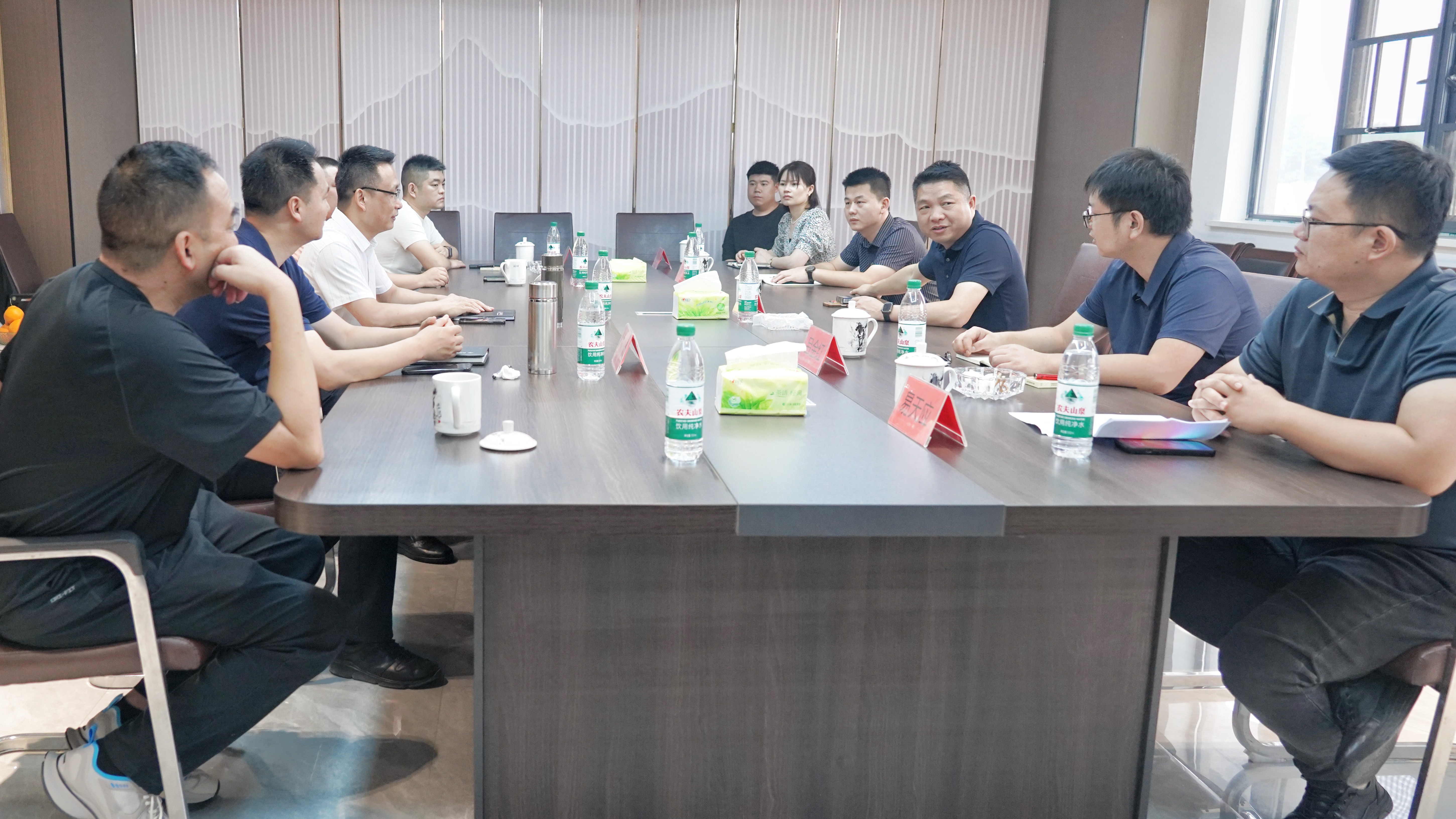 湖南港发集团赴湖南发展益沅华体会平台-华体会(中国)一站式服务平台
开展合作交流